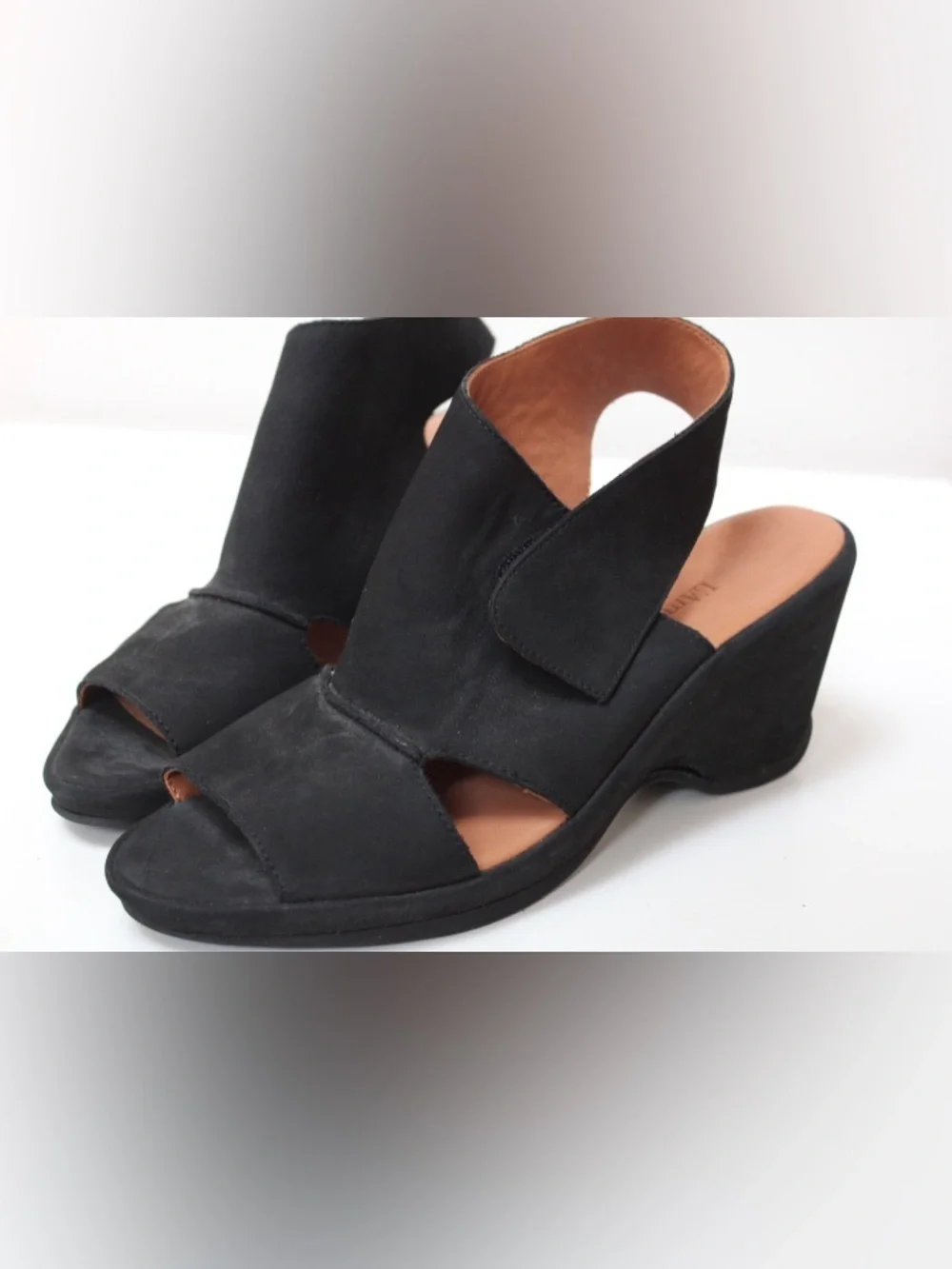 L'Amour Des Pieds Oswin wedges